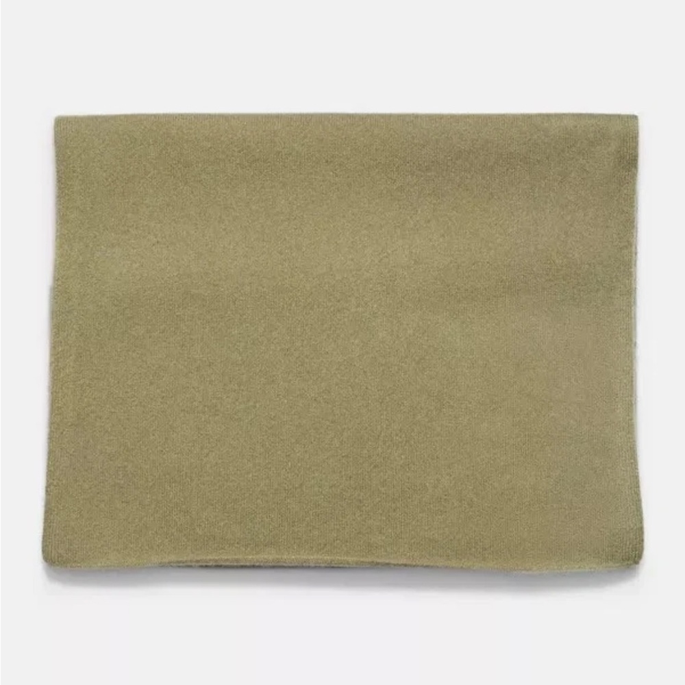 $295 Vince 100% Boiled Cashmere Plush Clean Edge Knit Scarf Wrap Olive Green - Picture 2 of 7